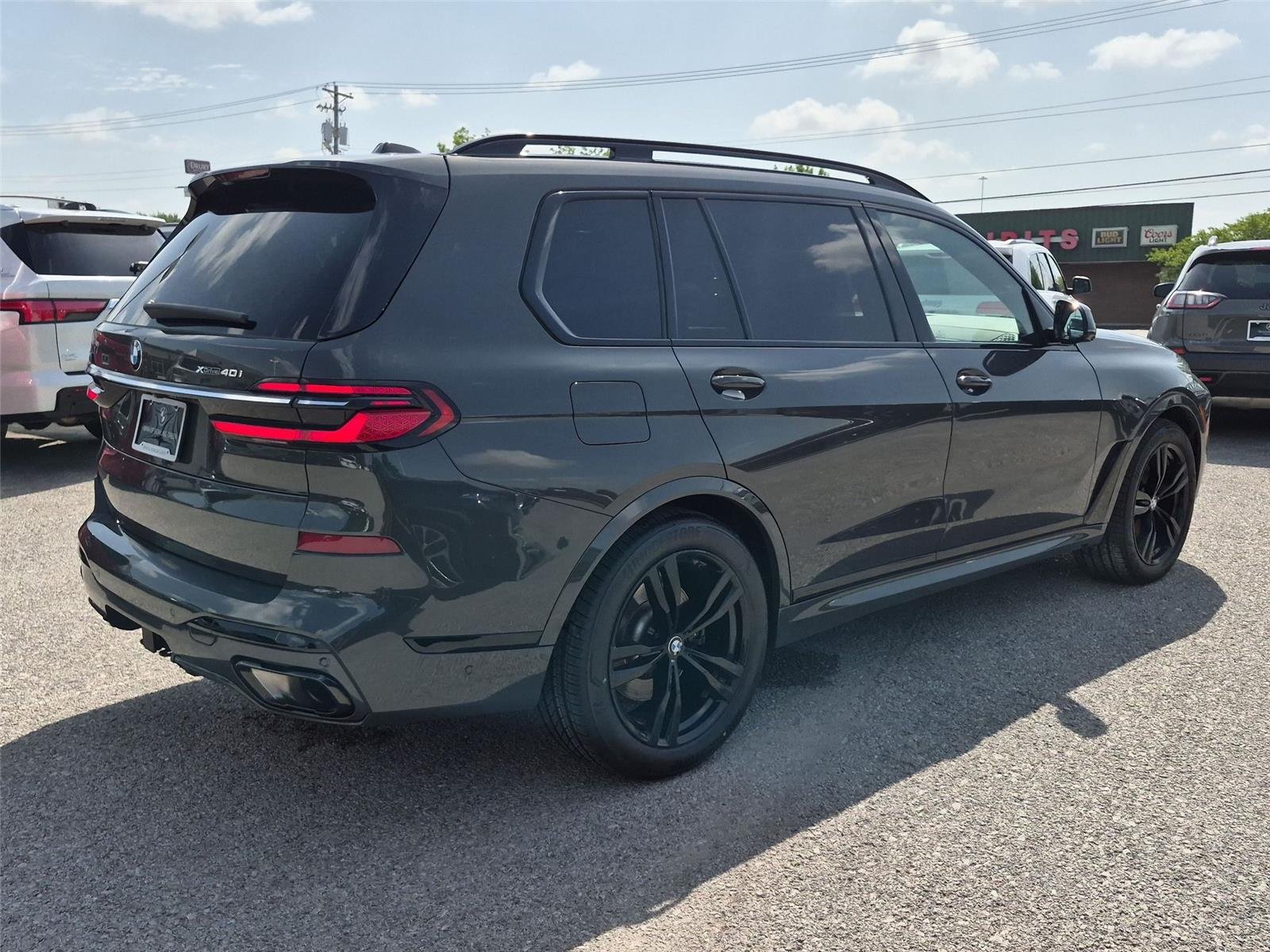 Used 2023 Dravit Grey Metallic BMW xDrive40i image 5