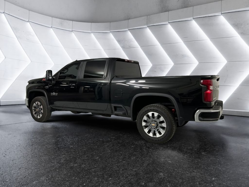 Used 2025 Black Chevrolet LT image 6