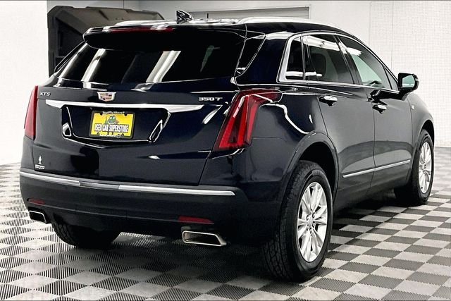 Used 2022 Dark Moon Blue Metallic Cadillac Luxury image 13