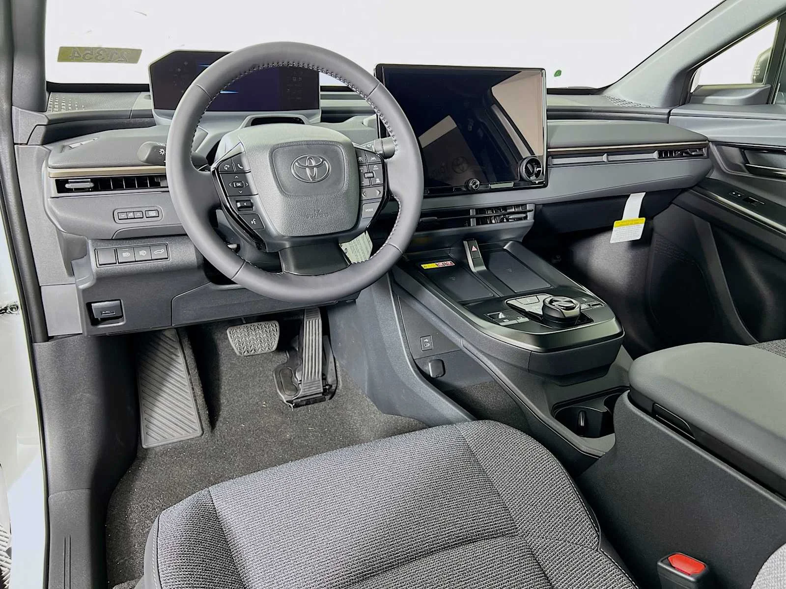 2026 Toyota bZ — photo 7