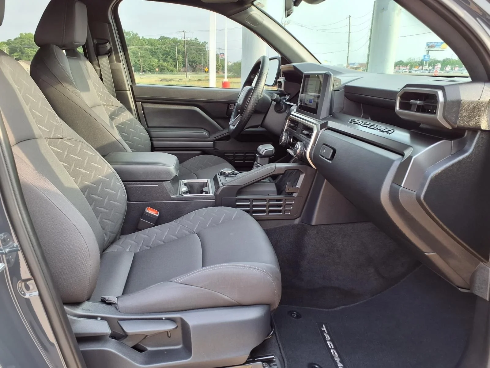 Used 2025  Toyota SR5 image 20