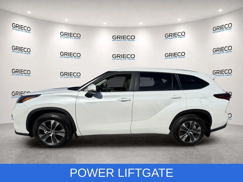 Used 2024 Beige Toyota XLE image 4