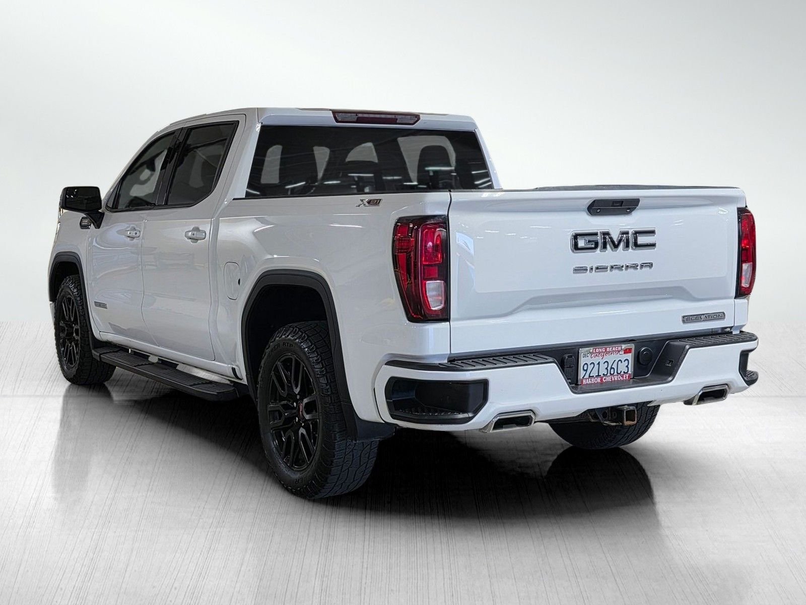 Used 2021 Summit White GMC Elevation image 5