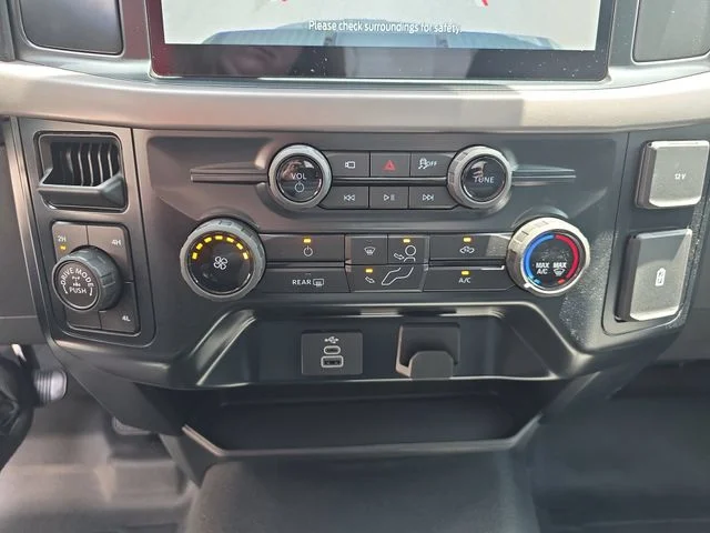 Used 2025 Silver Ford XL image 19
