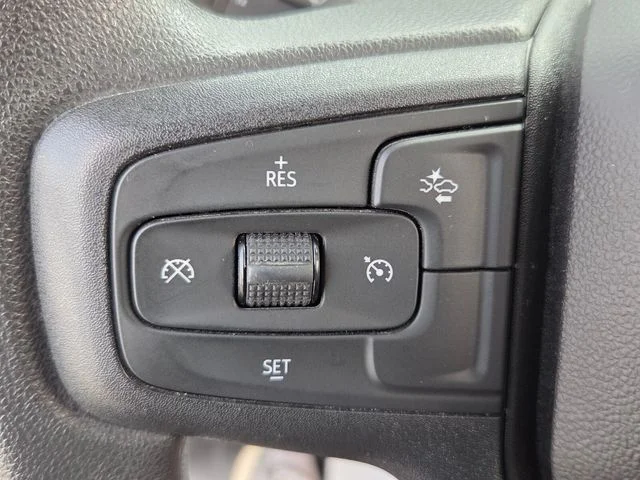 Used 2025 White Chevrolet Custom image 22