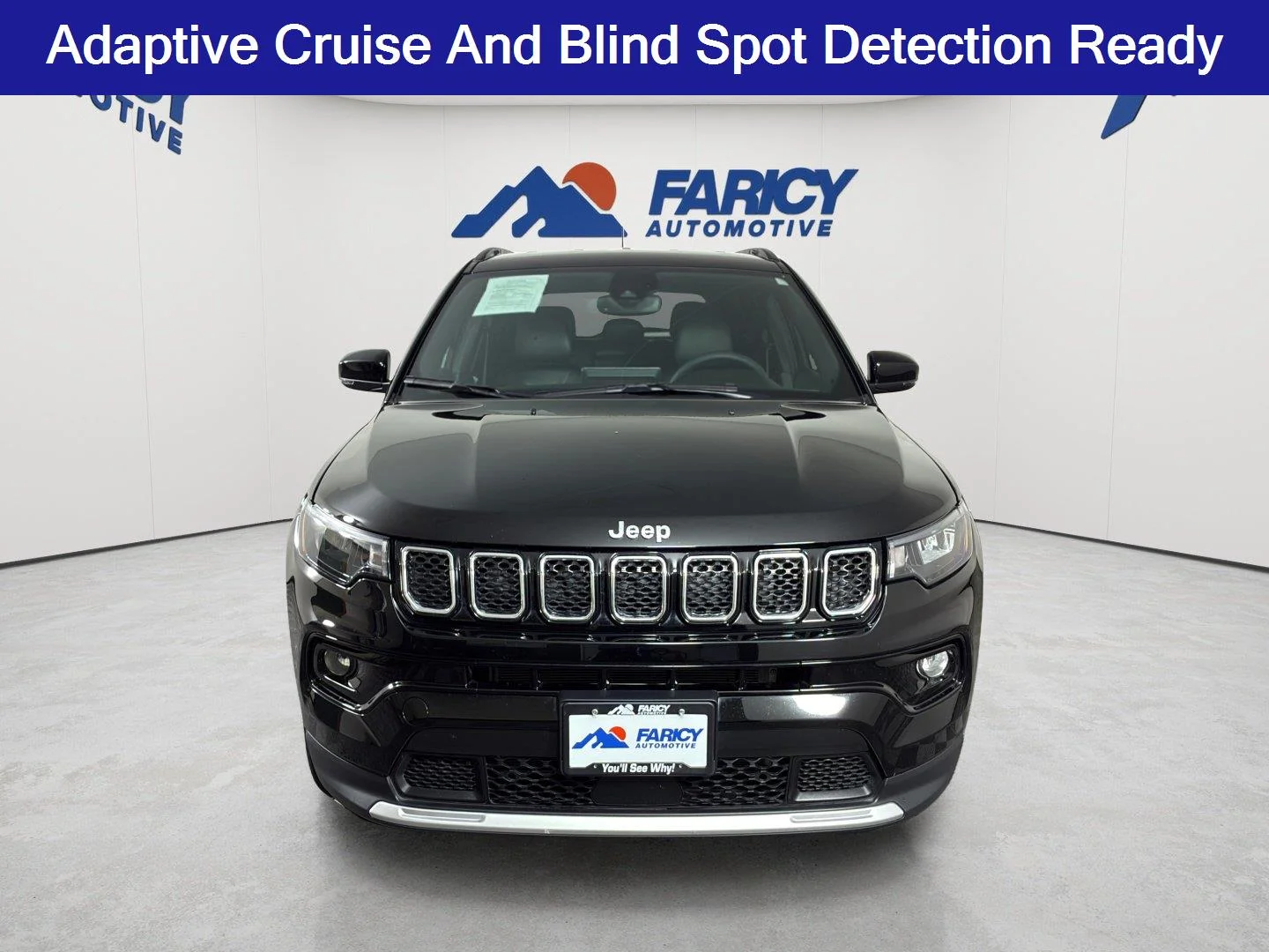 Used 2023 Diamond Black Crystal Pearlcoat Jeep Limited image 3