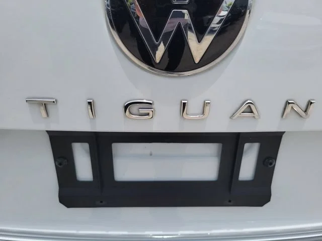 Used 2022  Volkswagen SE R-Line Black image 10