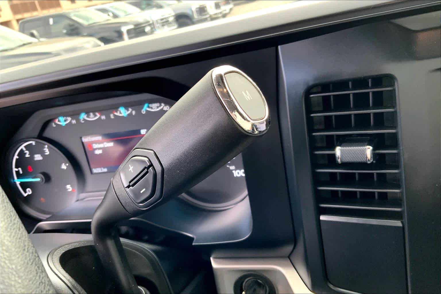 Used 2023 Agate Black Metallic Ford XLT image 28