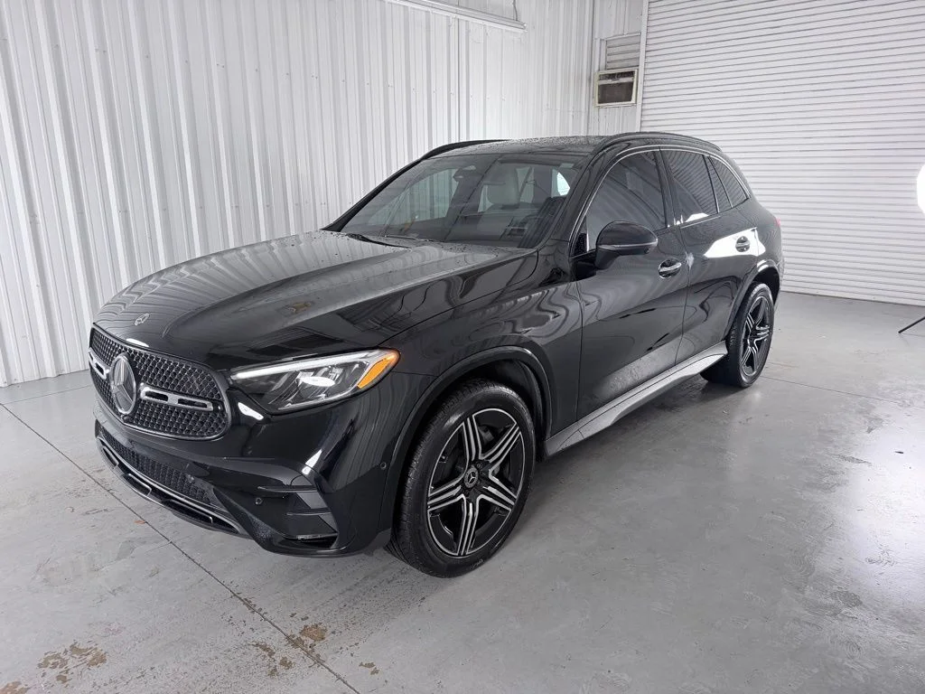 2024 Mercedes-Benz GLC GLC 300's photo