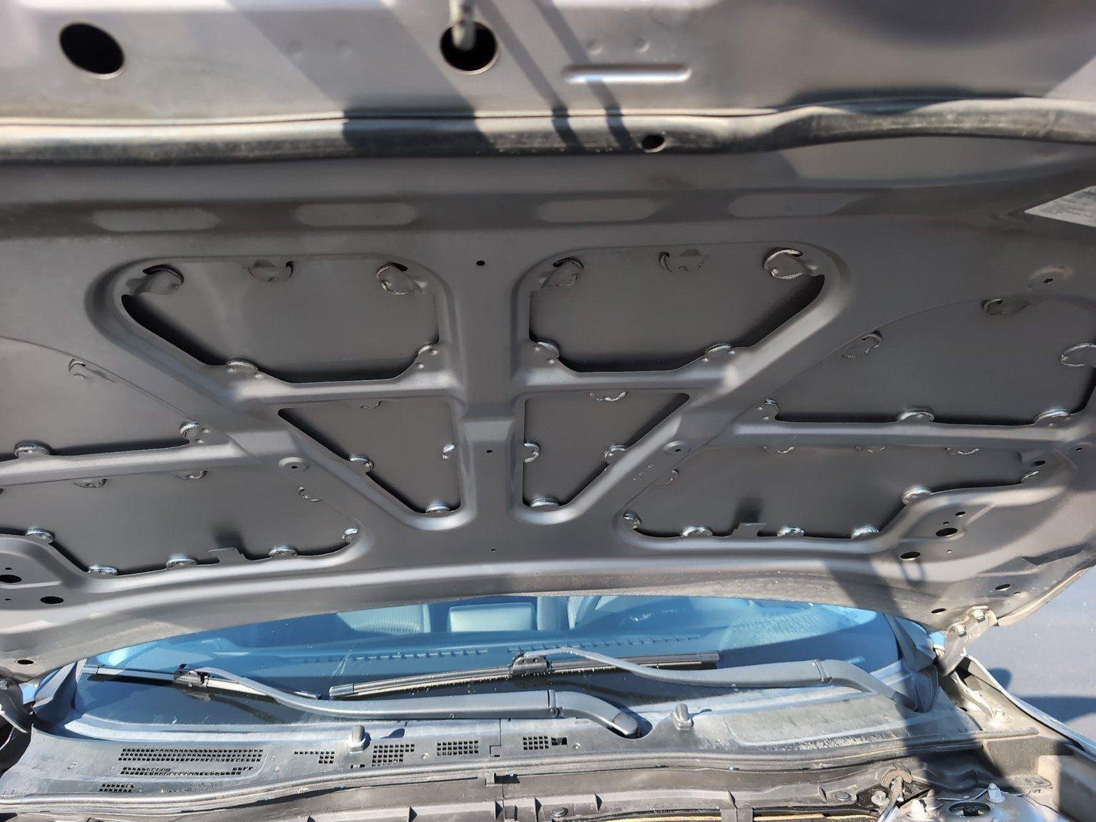Used 2014 Liquid Silver Metallic Mazda i Touring image 14