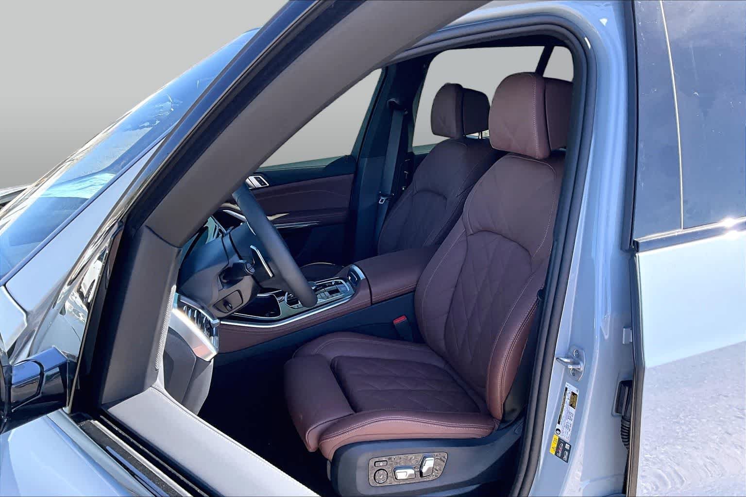 New 2026 Brooklyn Grey Metallic BMW xDrive50e image 9