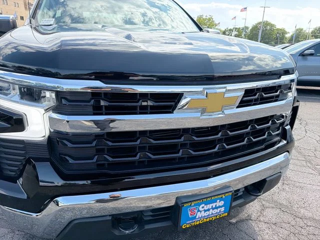 Used 2023 Black Chevrolet LT image 29