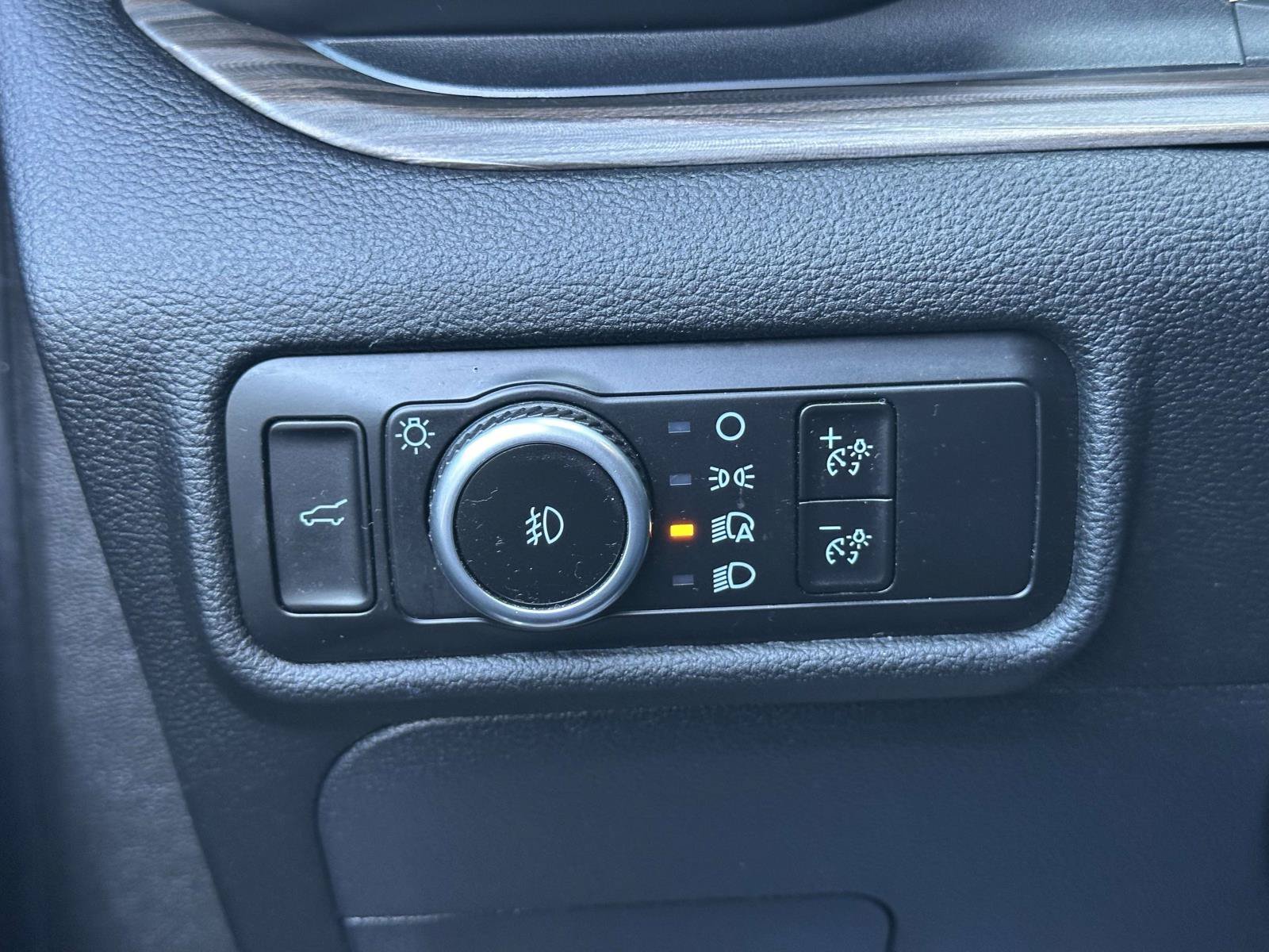 Used 2023 White Ford Limited image 34