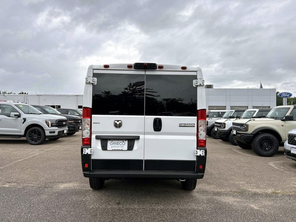 Used 2025 White Ram  image 4