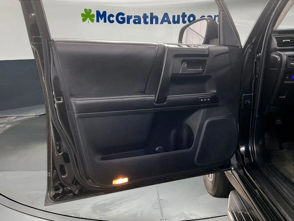 Used 2015 Black Toyota Limited image 27