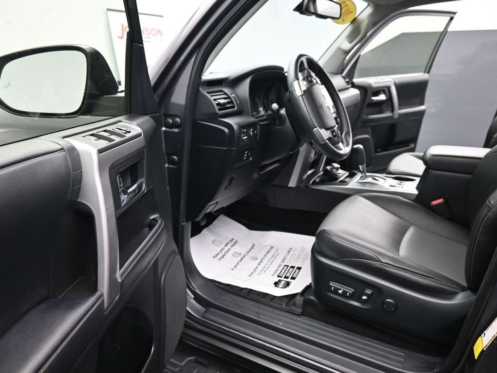 2022 Toyota 4Runner SR5 Premium - Photo 17