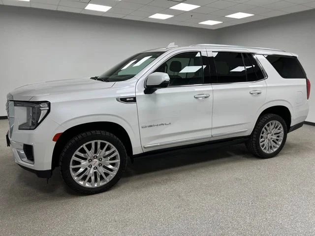 Used 2023 White GMC Denali image 5