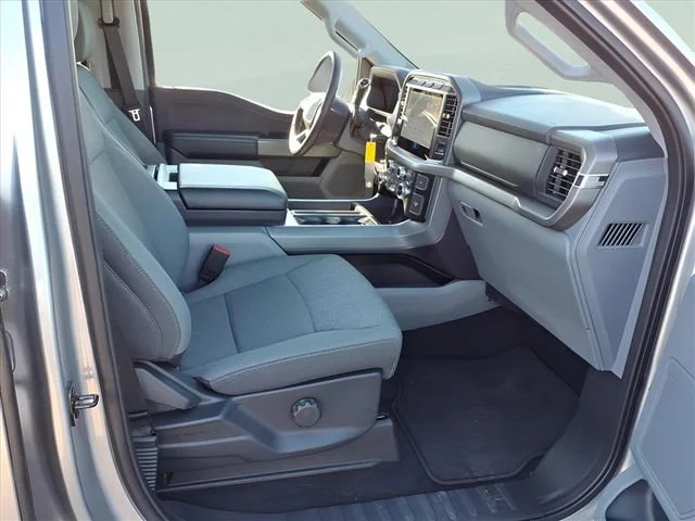 Used 2024 Silver Ford XLT image 16