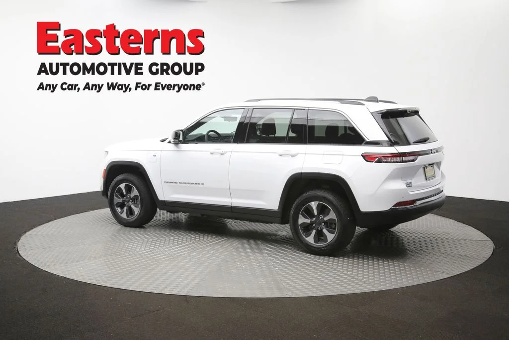 Used 2022 White Jeep 4xe image 66
