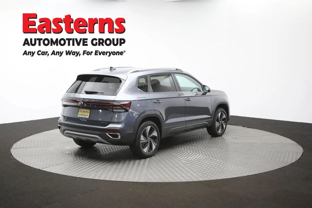 Used 2025 Gray Volkswagen 1.5T SE image 39