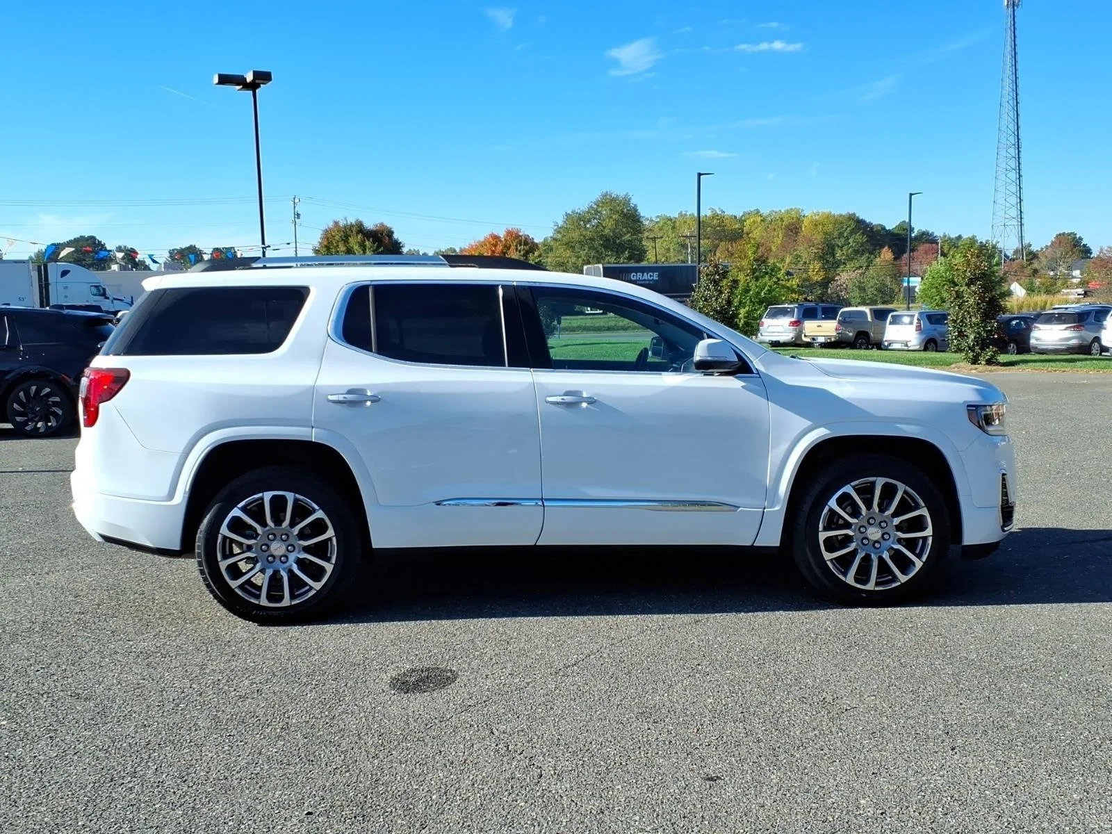 Used 2023 Summit White GMC Denali image 12