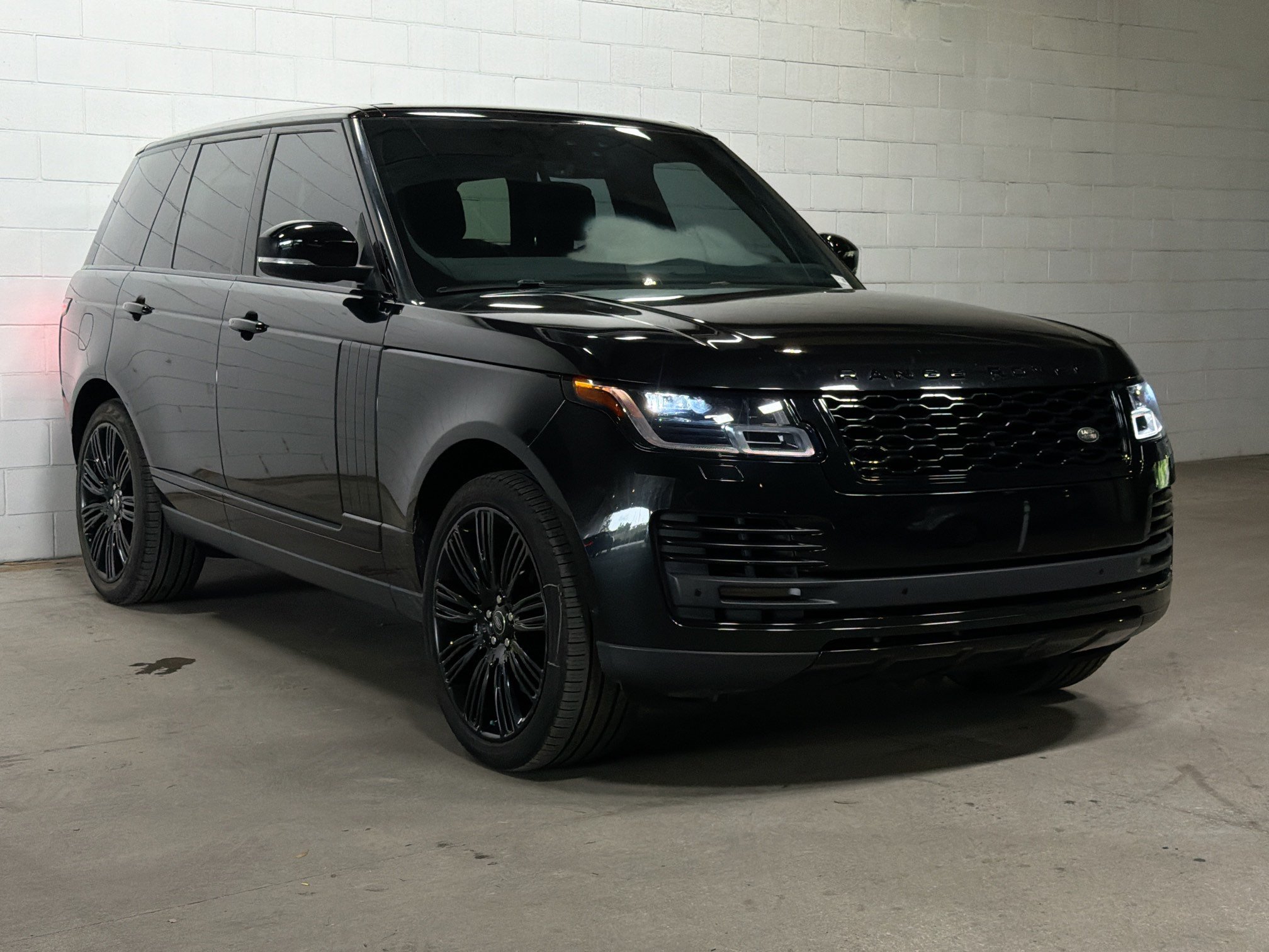 Used 2021 Santorini Black Metallic Land Rover P525 Westminster image 3
