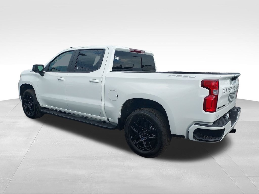New 2026 Summit White Chevrolet RST image 3