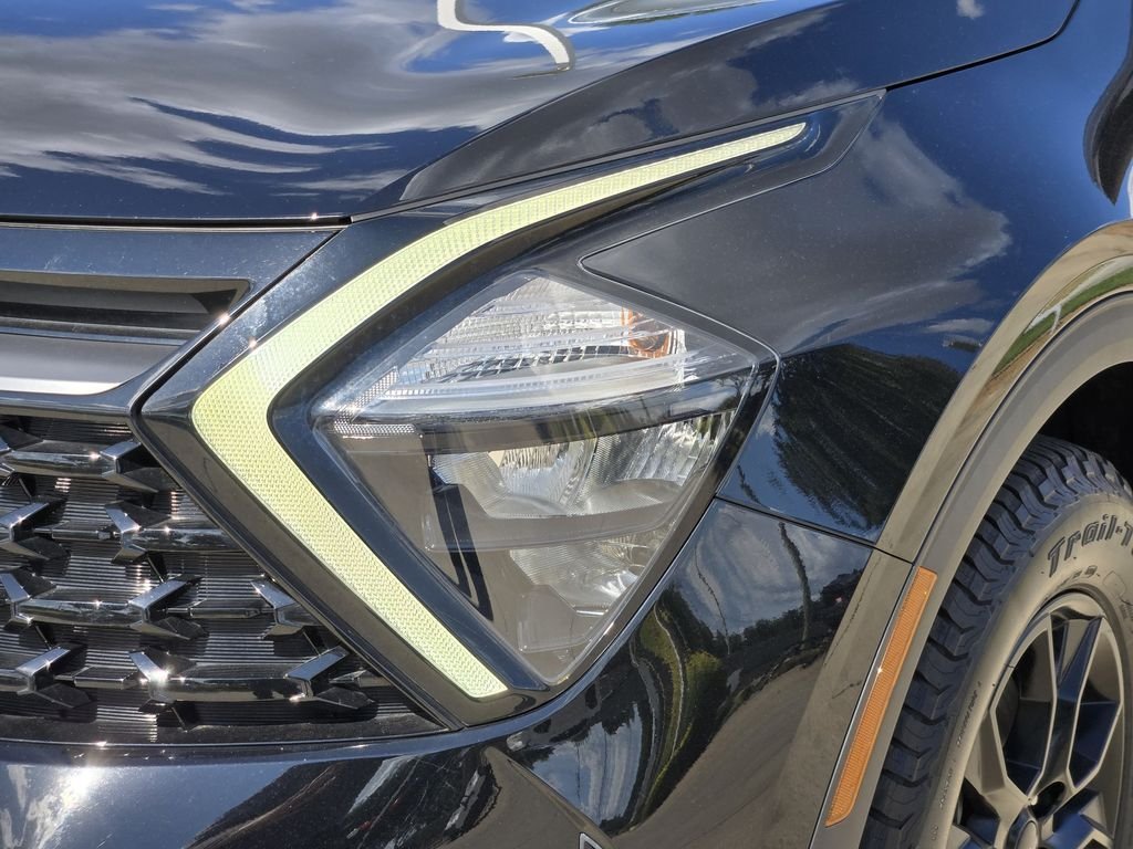Used 2023 Black Kia X-Pro image 6