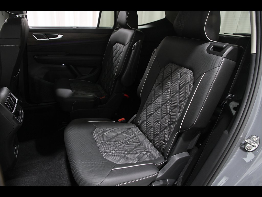 Certified Used 2026 Pure Gray Volkswagen SEL Premium R-Line 4Motion image 20