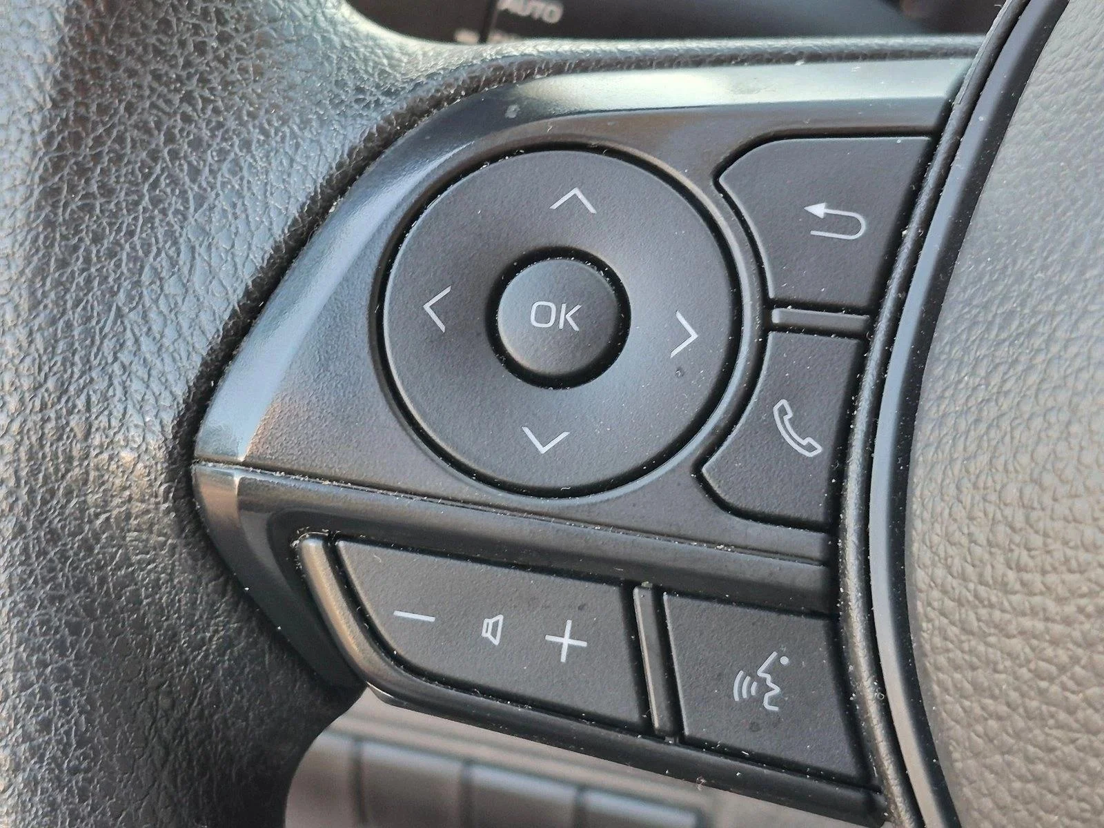 Used 2024 Ice Cap Toyota LE image 11