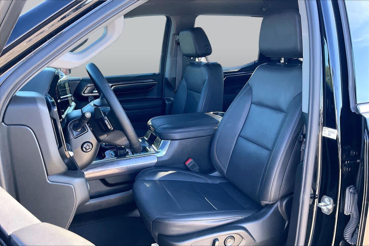 2024 Chevrolet Silverado 1500 LTZ - Photo 8
