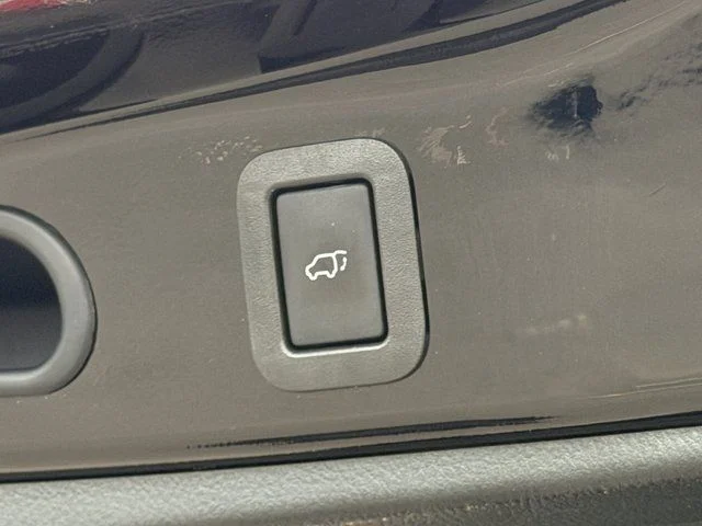 Used 2015 Black Toyota XLE V6 image 41