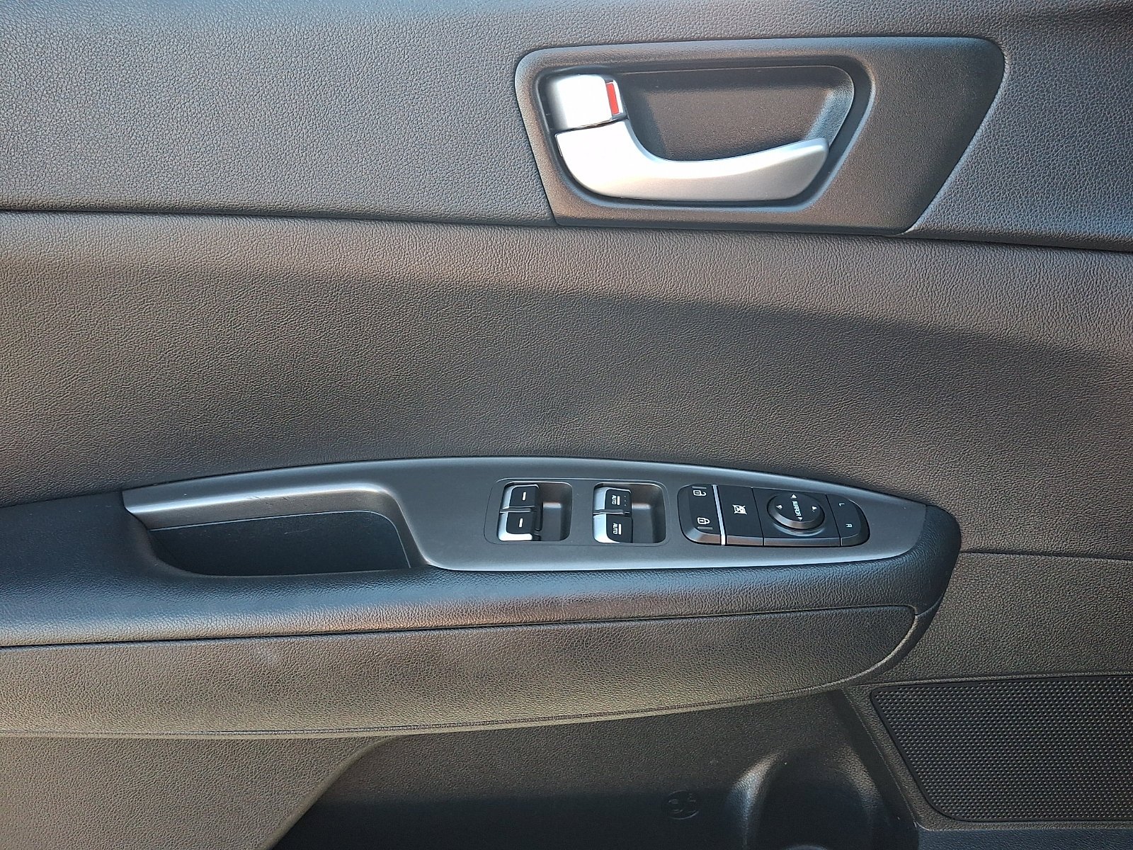 Used 2019 Horizon Blue Kia S image 13