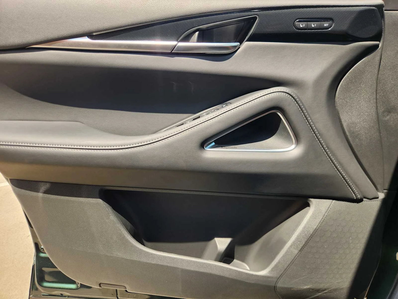 New 2027 DEEP EMERALD INFINITI Sport AWD image 17