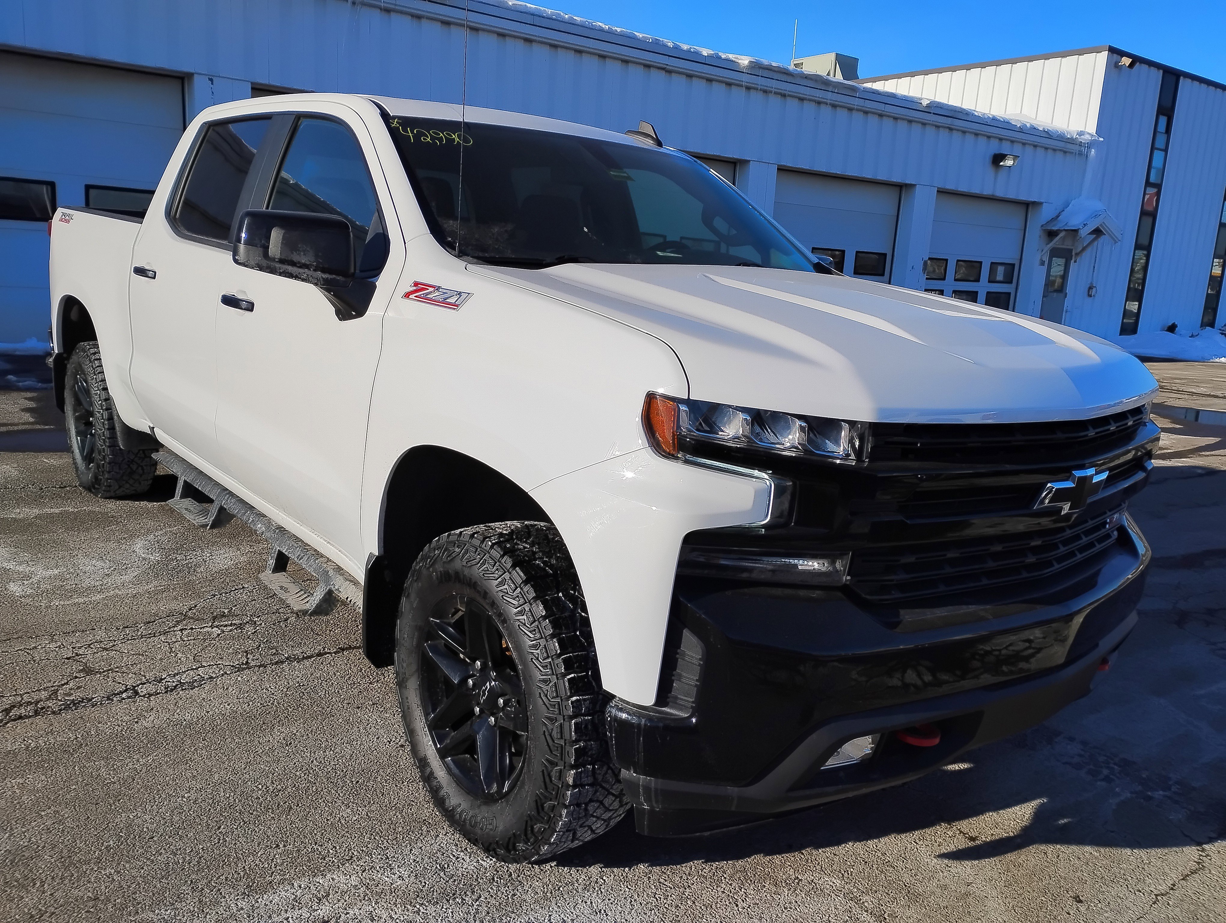 Used 2022 Summit White Chevrolet LT Trail Boss image 3