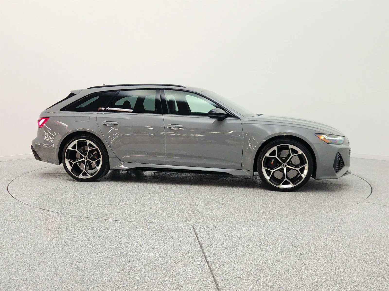 Used 2025 Nardo Gray Audi performance 4.0 TFSI quattro image 4