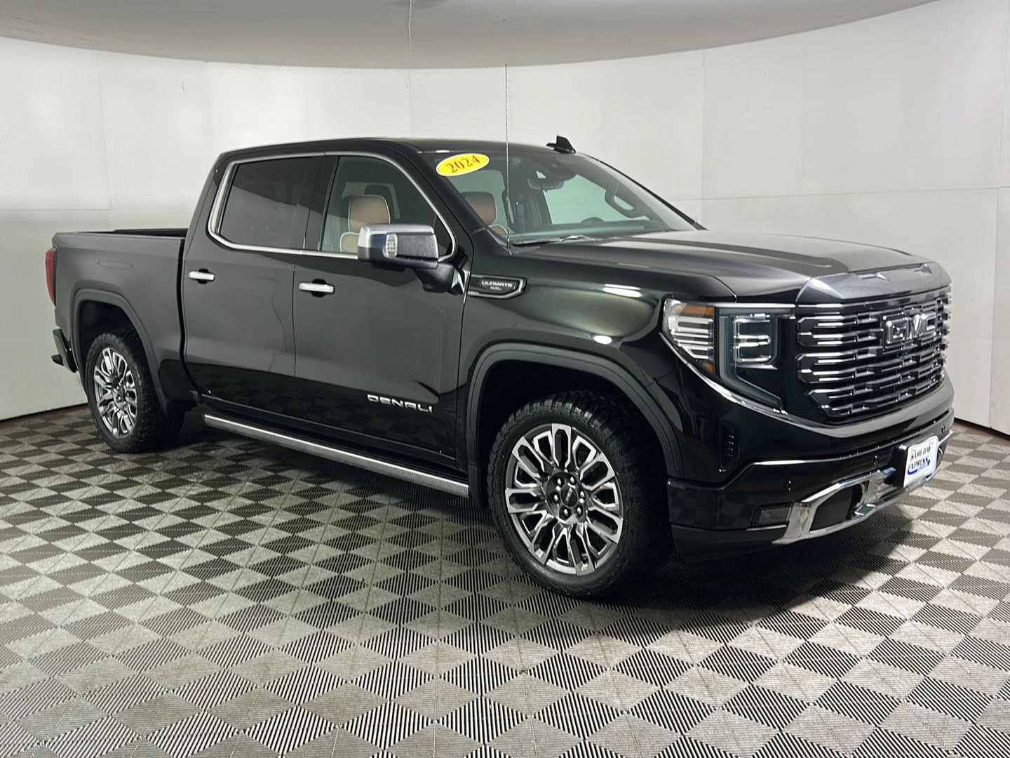 Used 2024 Onyx Black GMC Denali Ultimate image 5