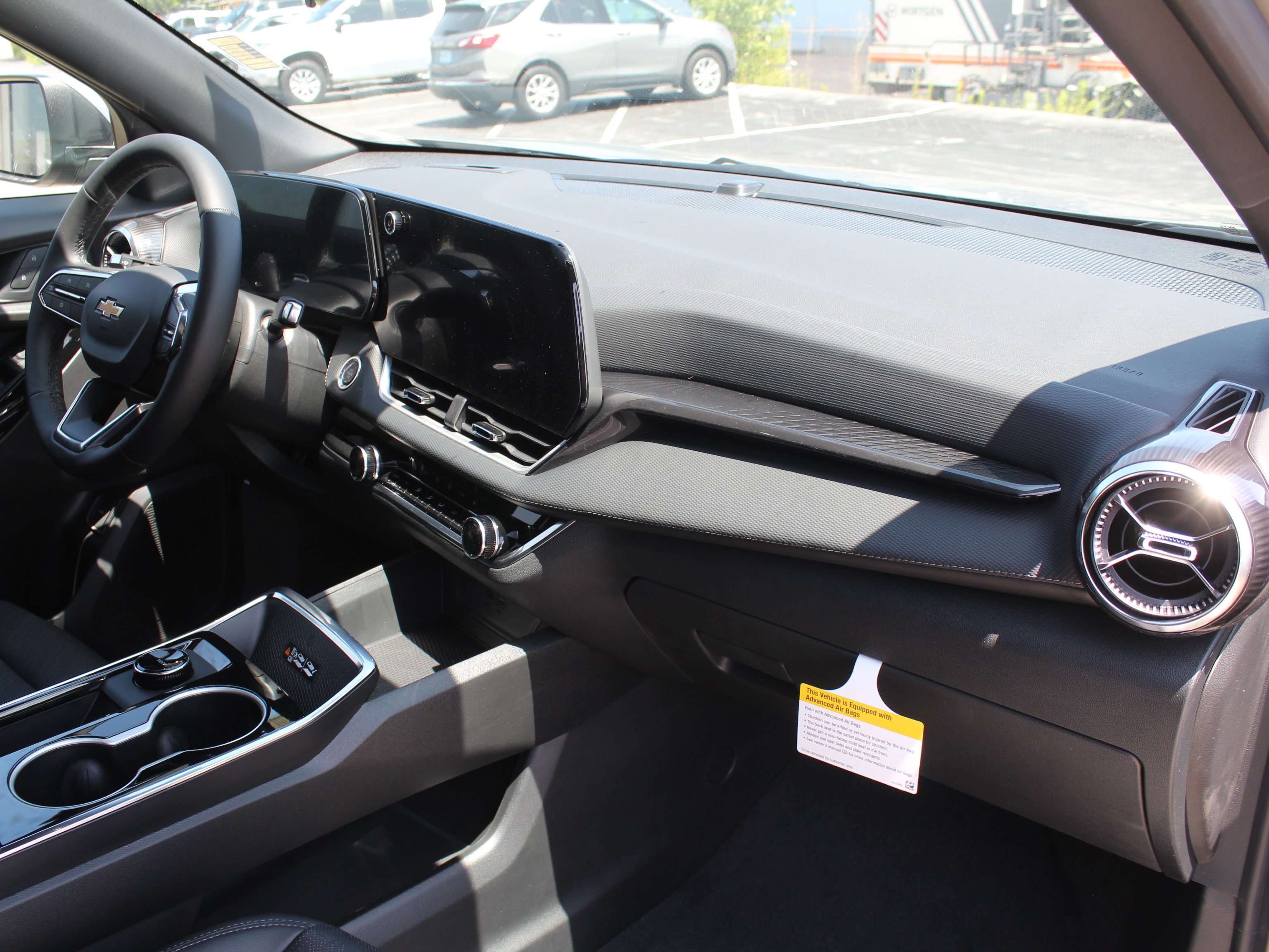 2027 Chevrolet Equinox LT - Photo 14