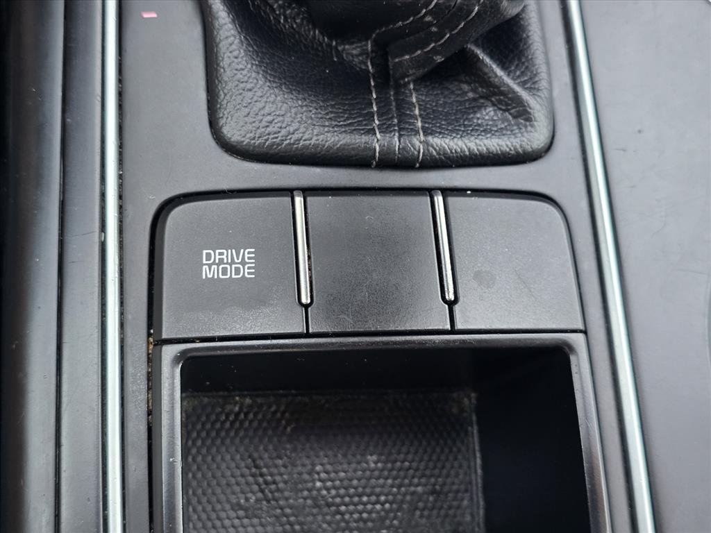 Used 2020 Black Kia LX image 20