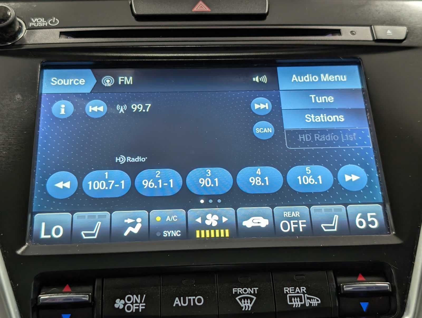 Used 2020 Platinum White Pearl Acura w/Technology Pkg image 25