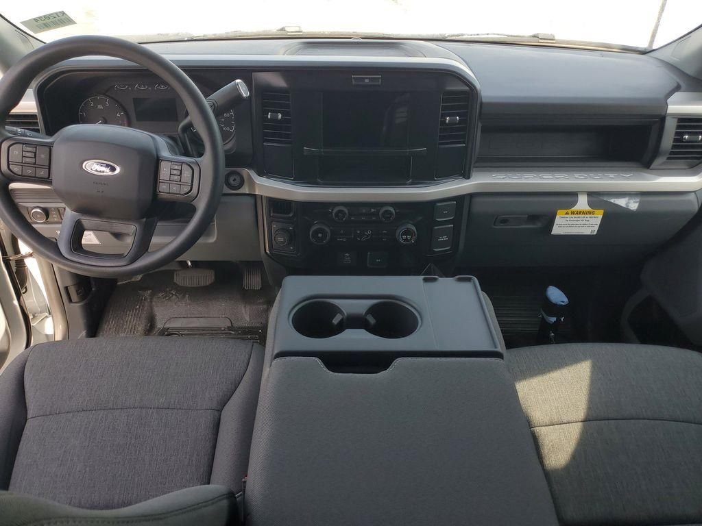 New 2025 Oxford White Ford F-550® XL image 25