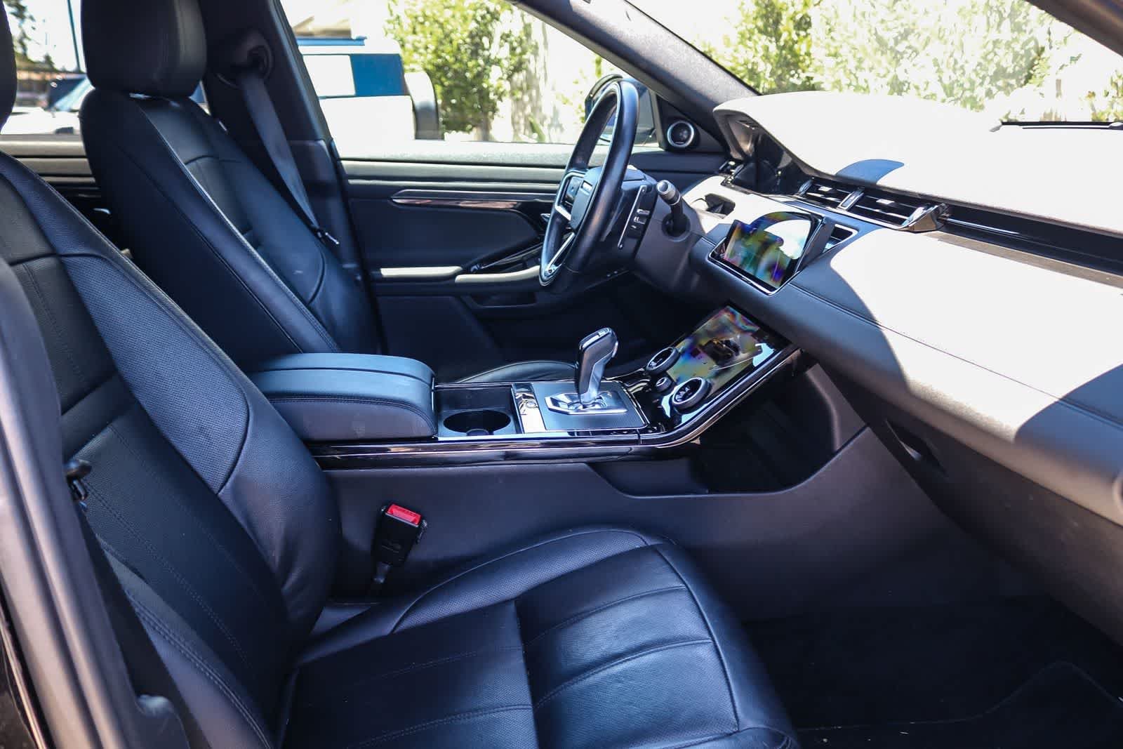 Used 2021 Black Land Rover R-Dynamic SE image 16