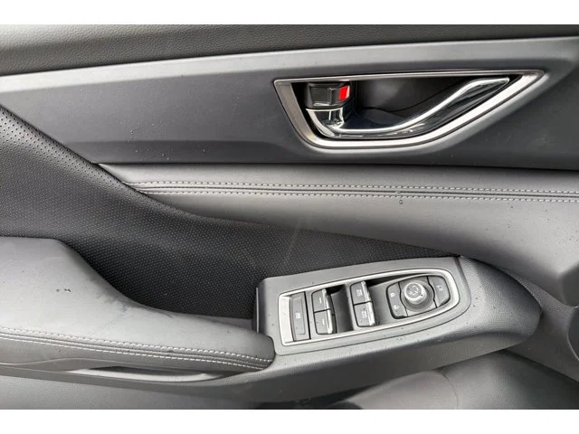 New 2026 CRYSTAL WHITE PEARL Subaru Limited 7-Passenger image 11