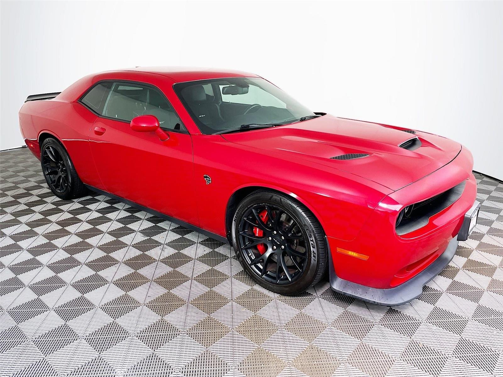 2015 Dodge Challenger SRT Hellcat's photo