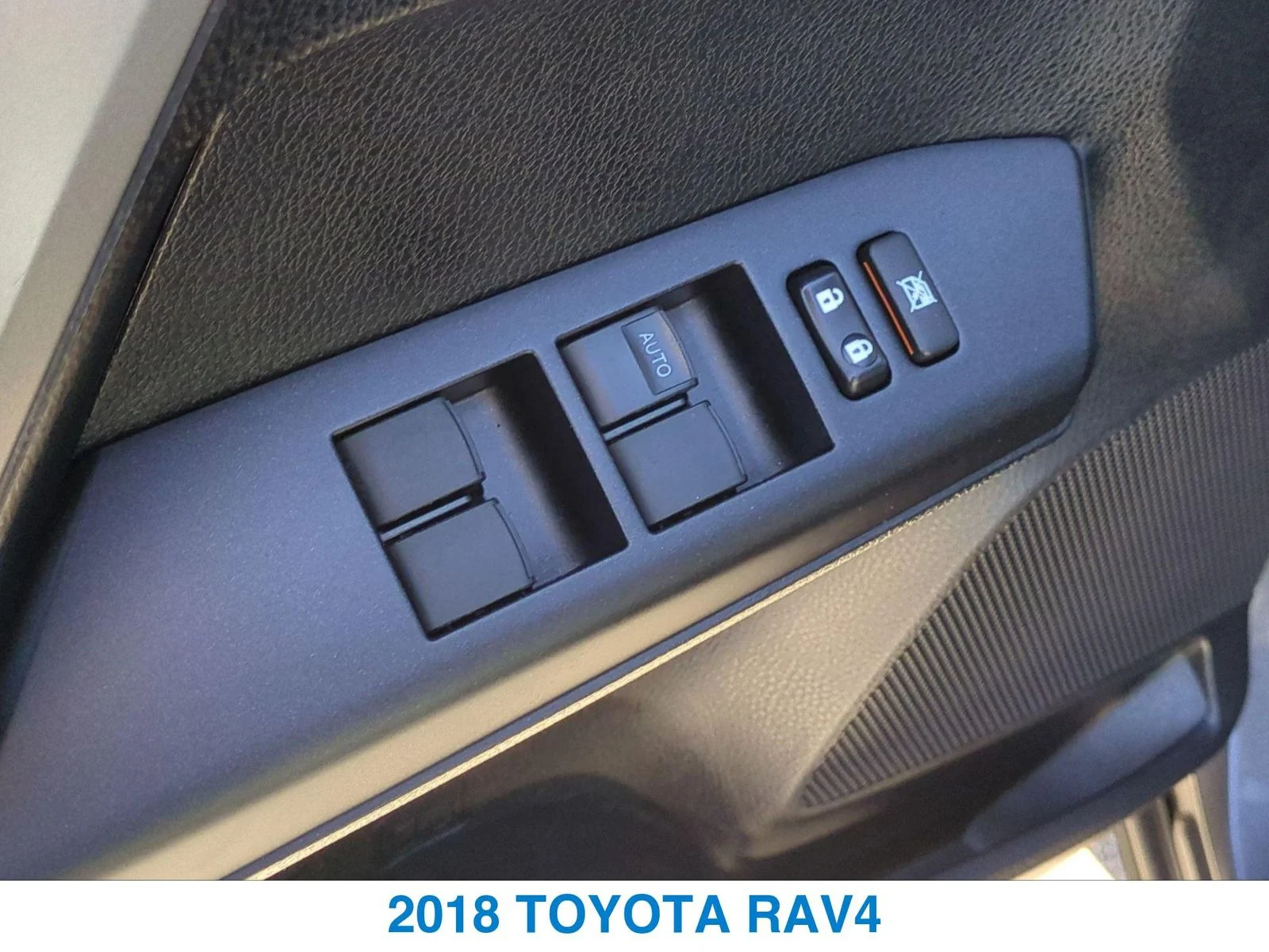 Used 2018 Gray Toyota XLE image 13
