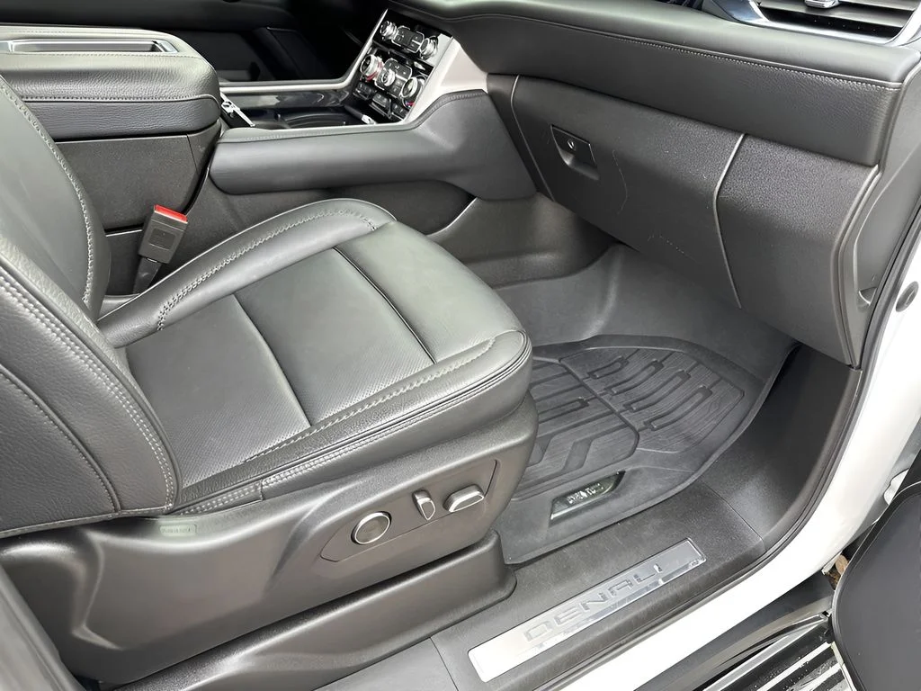 Used 2023 White GMC Denali image 15