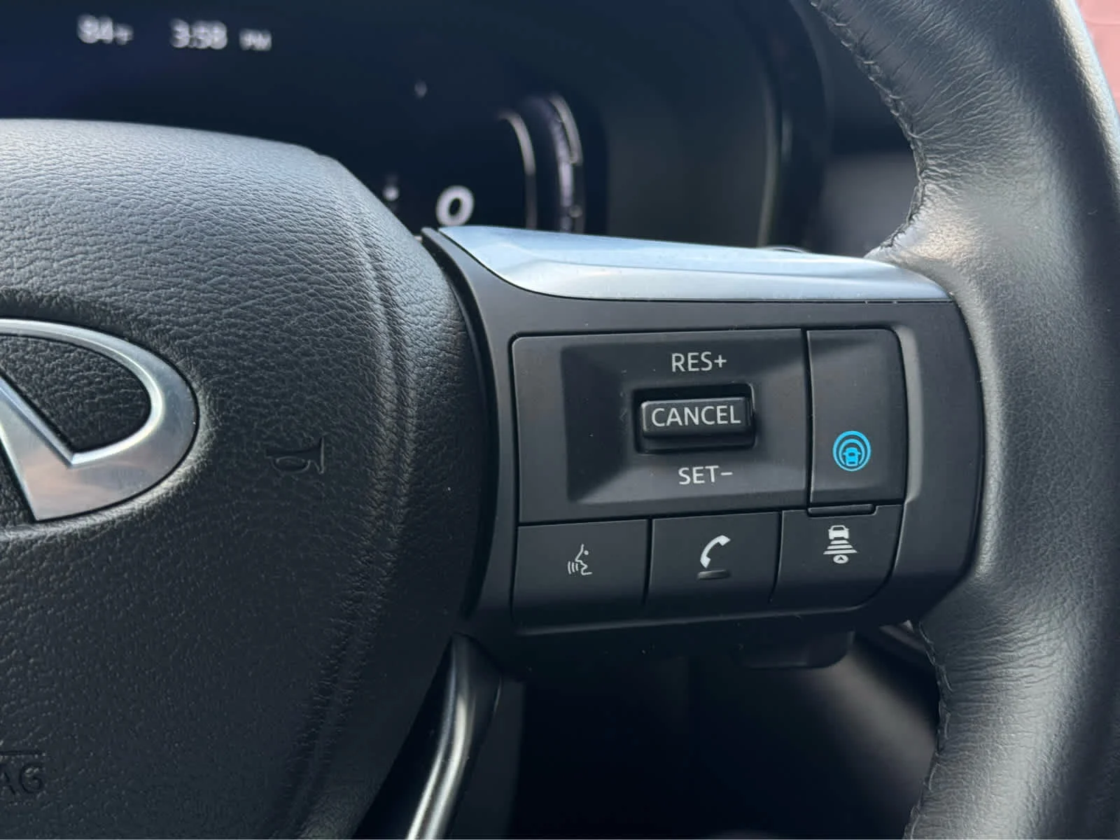 Certified Used 2025 Harbor Gray INFINITI LUXE image 24