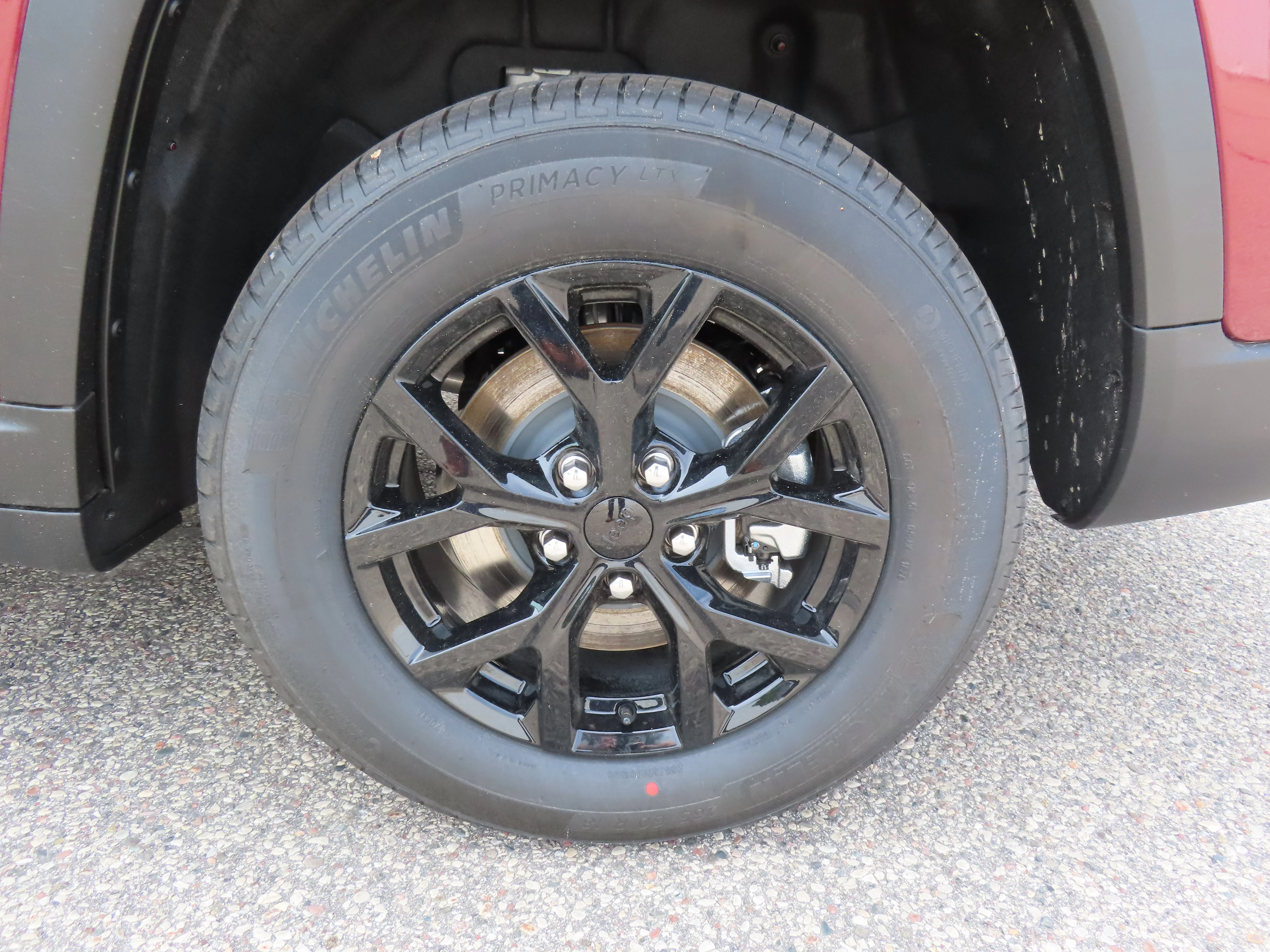 New 2026 Velvet Red Pearl-Coat Exterior Paint Jeep Laredo Altitude image 16