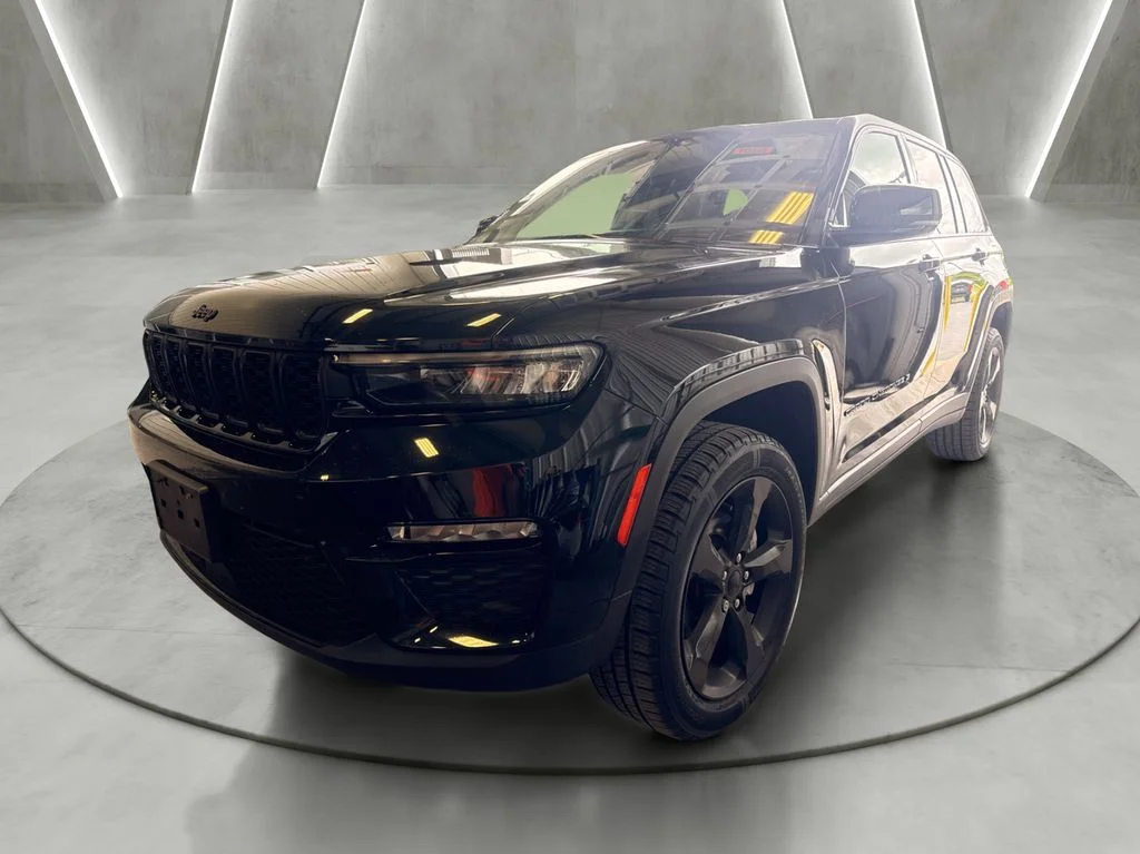 Used 2023 Black Jeep Limited image 3