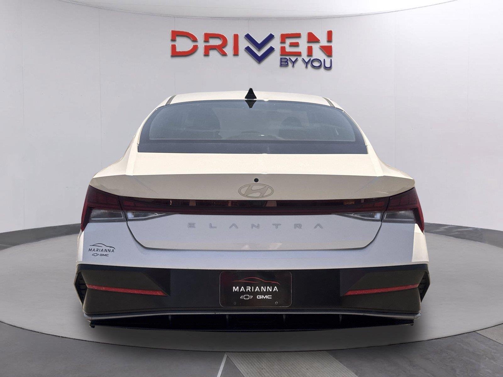 Used 2025 Serenity White Hyundai SEL Convenience image 5